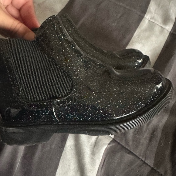 Toddlers black booties - Picture 2 of 3